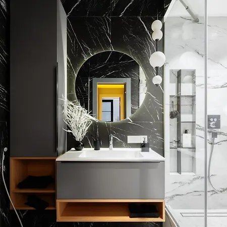 Heart Of City Luxury Hotel
